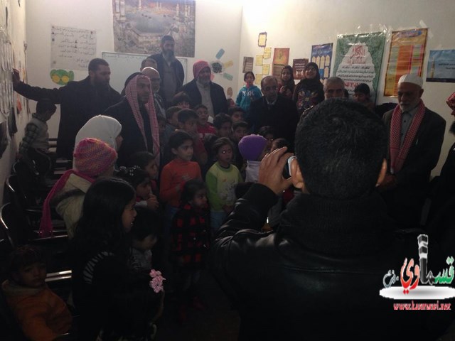 شكرٌ ممزوج بالدموع يقدمه اللاجئون السوريون  لعرب الداخل الفلسطيني على حملة الإغاثة – دفيني -